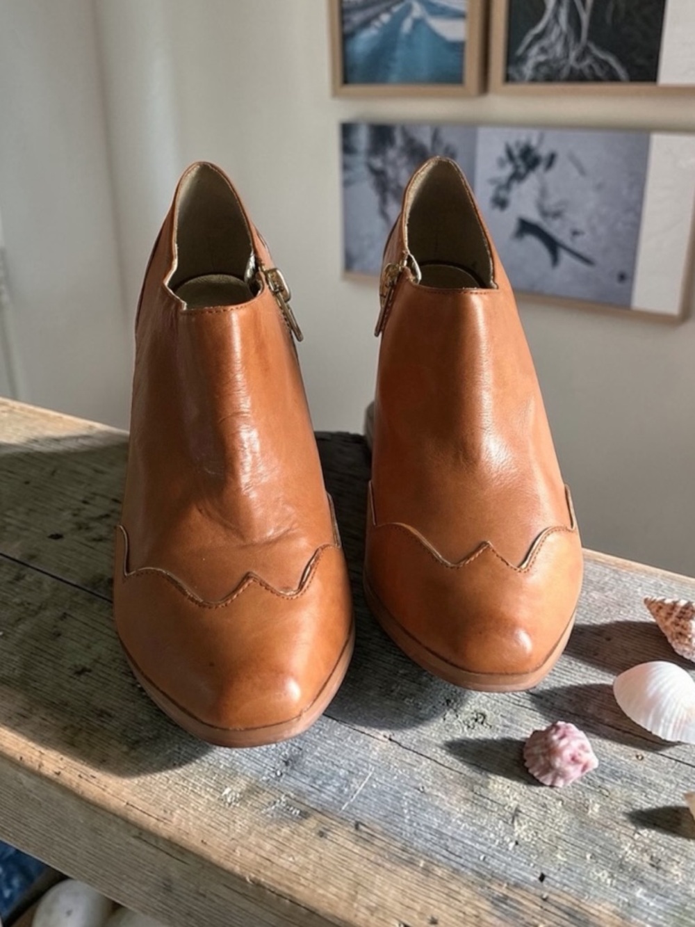 VERY VOLATILE buttery soft leather bootie boots camel color gold trim size 10